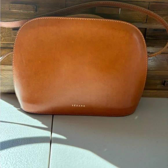 Sézane Victor Heritage smooth leather brown crossbody - Picture 2 of 16